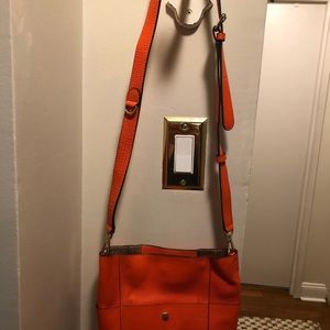 Henri bendel bucket bag
